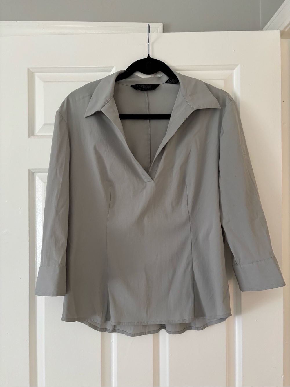 Express Light Gray/Green V-Neck Collared Blouse - 3/4 Sleeves - Size 11/12